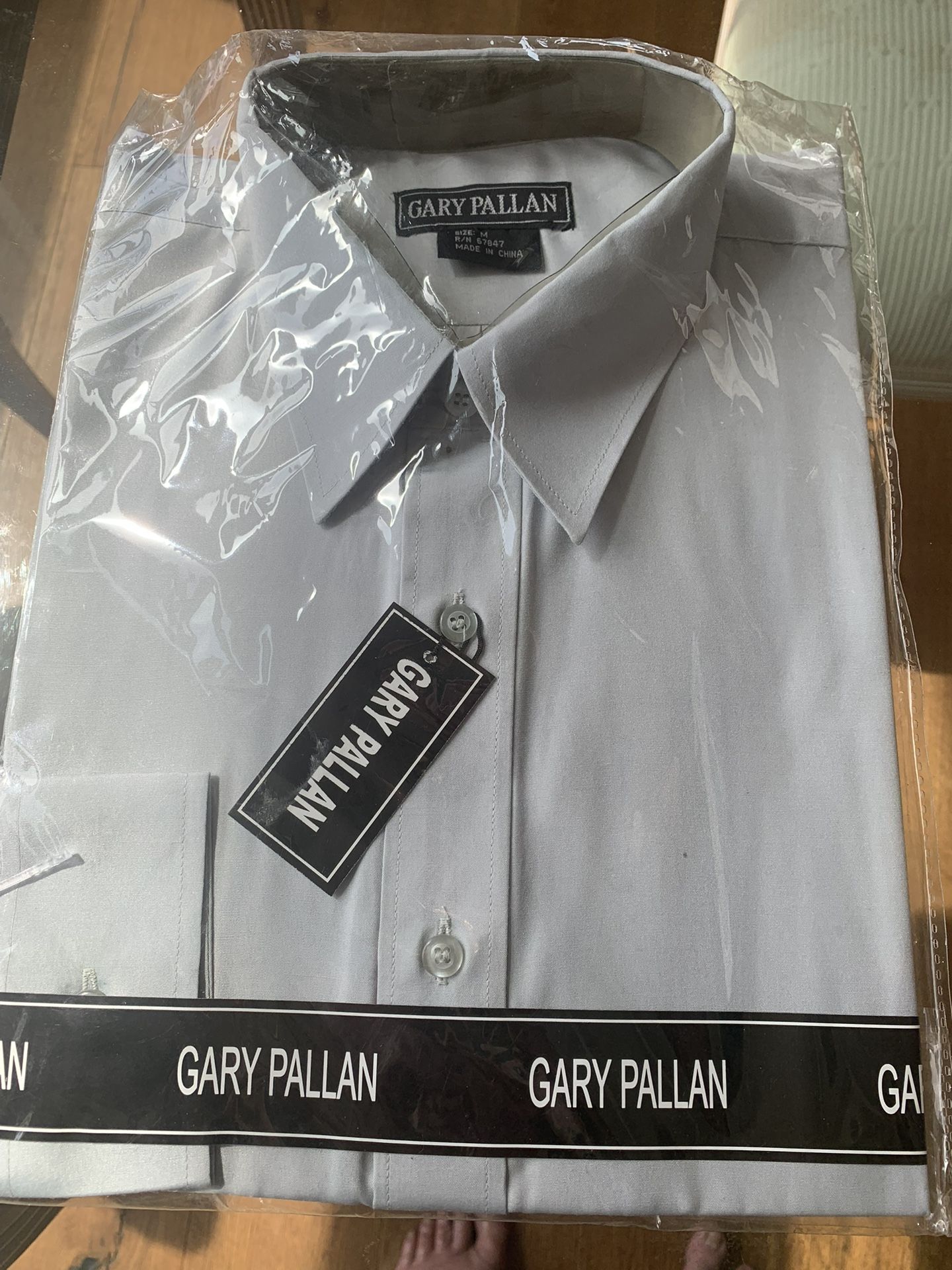 New Light Grey, Size Medium GARY PALLAN Shirt.