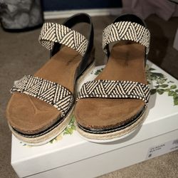 Women’s Sandals Size 8