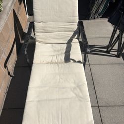 Adjustable outdoor lounge chair
