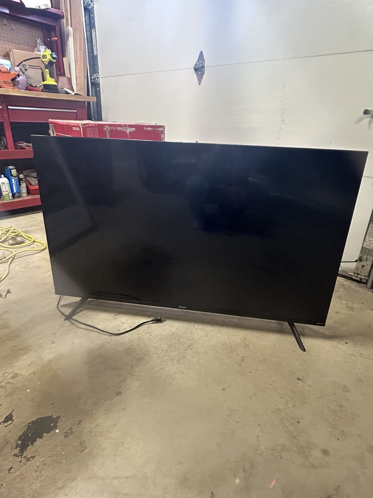 Hisense Black Roku Tv