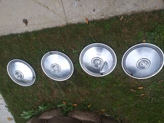 Complete Set 70s AMC Hubcaps