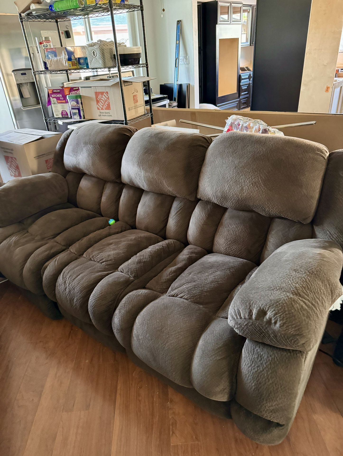 Comfy couch set - Extra Wide 3-seater and Loveseat