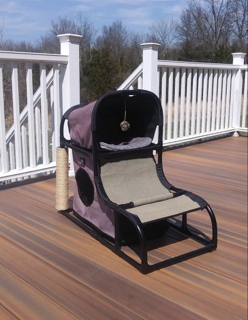 Prevue Hendryx Catville Loft Cat Bed