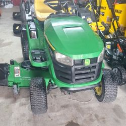 Tractor John Deere 54"