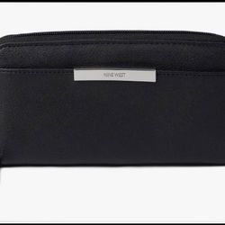 NINE WEST Wildwood Slg Zip Around Bifold Wallet Black
