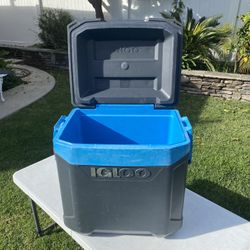Igloo Roller Ice Chest