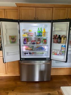 GFE26JYMFS GE 36" French-Door Refrigerator with LED Lighting 25.6 cu. ft. - Fingerprint Resistant Stainless Steel