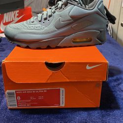 Brand New Mens Nike Air Max size 8