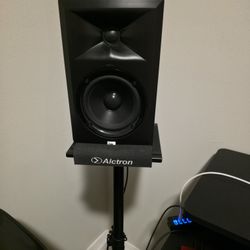 2x 3 Series JBL Studio Monitor Speakers