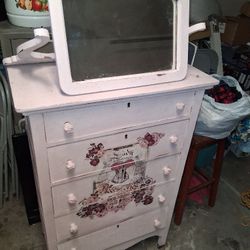 Dresser