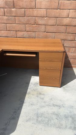 beautiful heavy pure wood desk