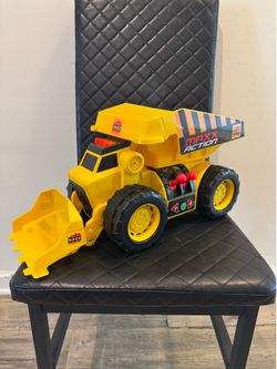 Toddler Maxx Action 18” Motorized Lights & Sound Dig Rig - Purchased $40 selling $20