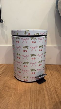 Cherry & Bow Print Step Trash Can