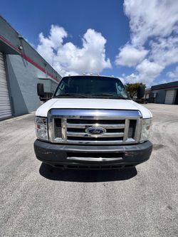 2011 Ford E450