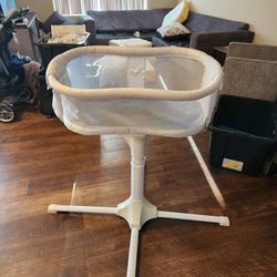Halo Swivel Bassinet