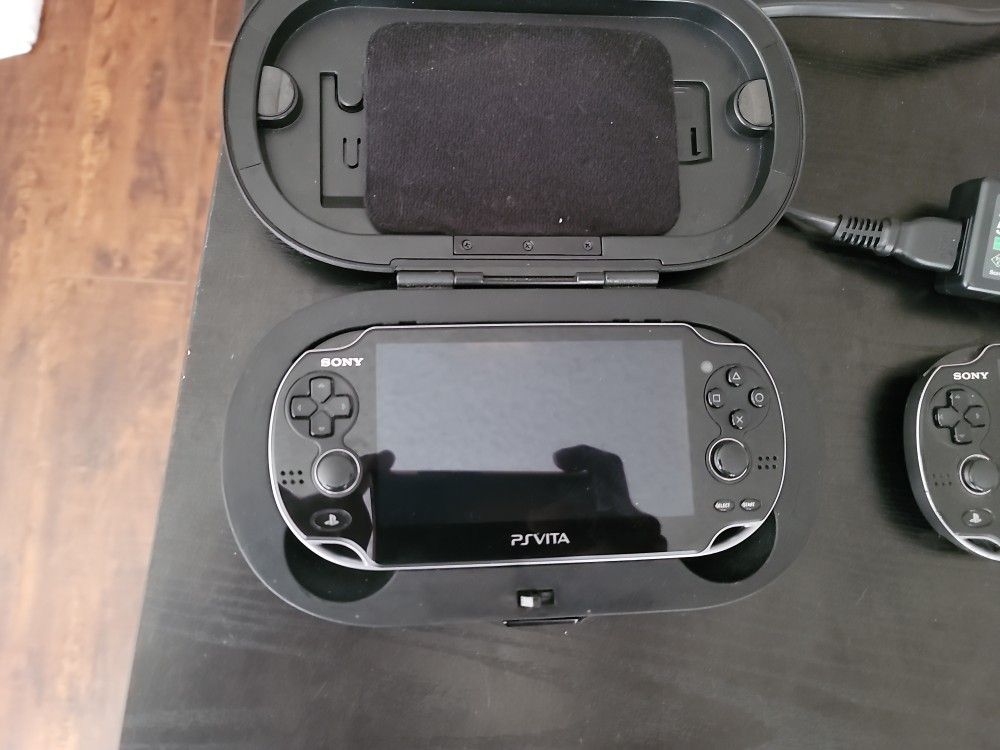 2 Playstation Vitas for Sale in San Bernardino, CA OfferUp