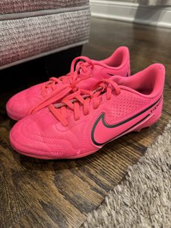 Girls Outdoor Soccer cleats 