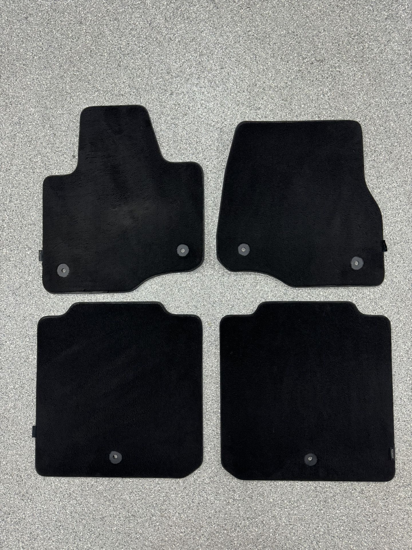 Genuine Lincoln Navigator Floor Mats. Great condition. Black in color and will fit 2018 - 2024 Navigator and Ford Expedition.