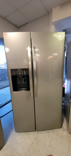 LG Side‑by‑Side Fridge – Stainless, Ice/Water Dispenser