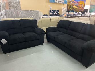 Ashley sofá and loveseat