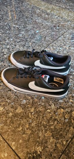 Nike court legacy boys shoed Size 4Y