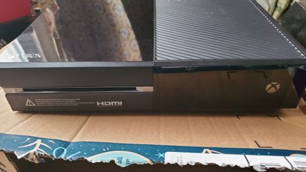 Xbox one with wireless controller and all wires