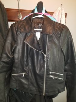 Forever 21 Leather jacket size m