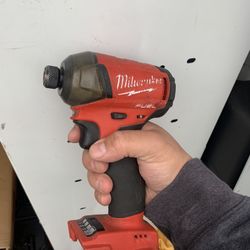 Milwaukee 2760-20 18v  Impact 