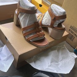 Vionic Heel/sandels