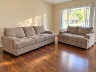 Matching Sofa and Loveseat Set