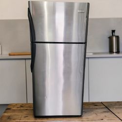 REFRIGERATOR....FRIDGE EXCELLENT WORKING CONDITION AND VERY CLEAN 