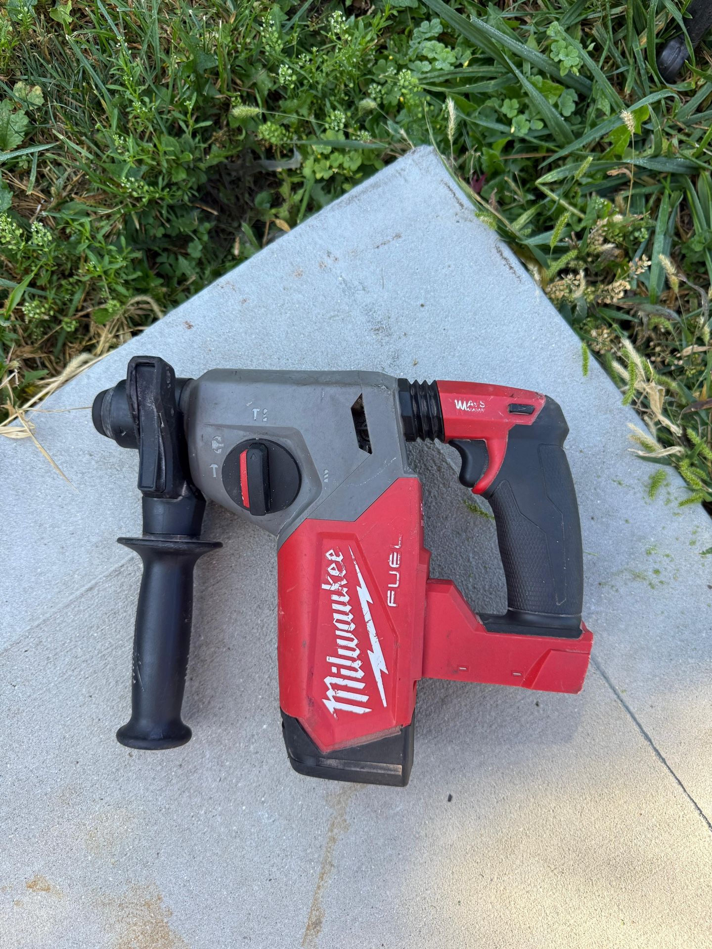 M18 FUEL 18V Lithium-Ion Brushless Cordless 1 in. SDS-Plus Rotary Hammer (Tool-Only)