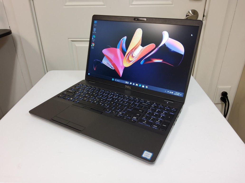 Dell Latitude 5500 15.6" Quad i5-8365U 1.6GHz 16GB 256GB NVMe Win11