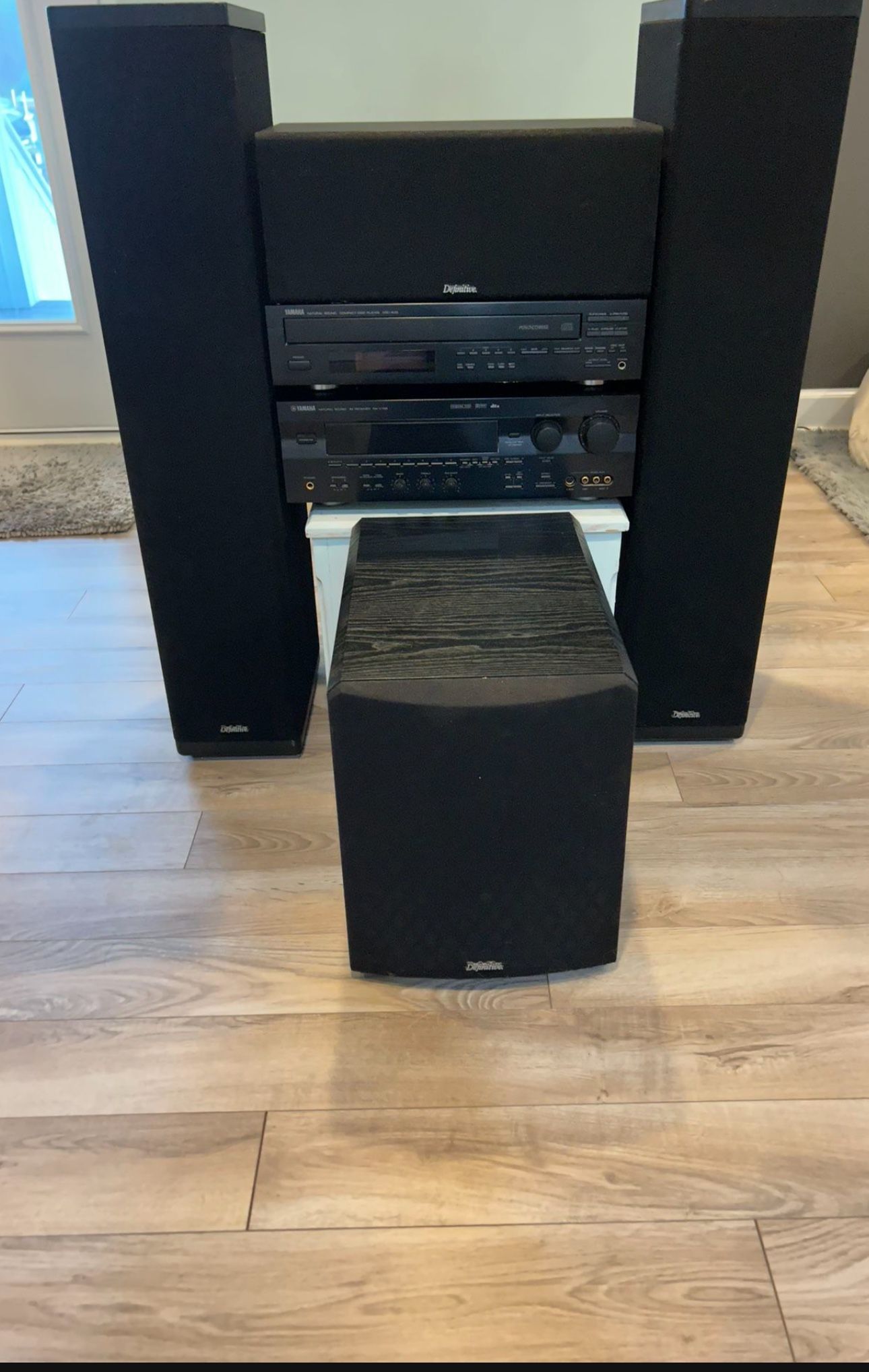 Yamaha stereo With Definitive Technology Speakers 