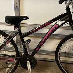 Schwinn Sidewinder, 26" wheels  Women Bike Available For Sale 