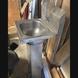 LOW PRICE MOVING- $800 RETAIL STANDING PEDAL SINK