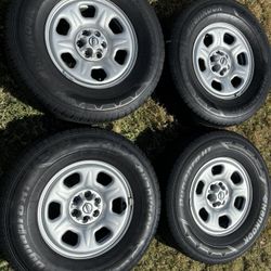 2022 Nissan Frontier Steel Wheels/Tires(4)