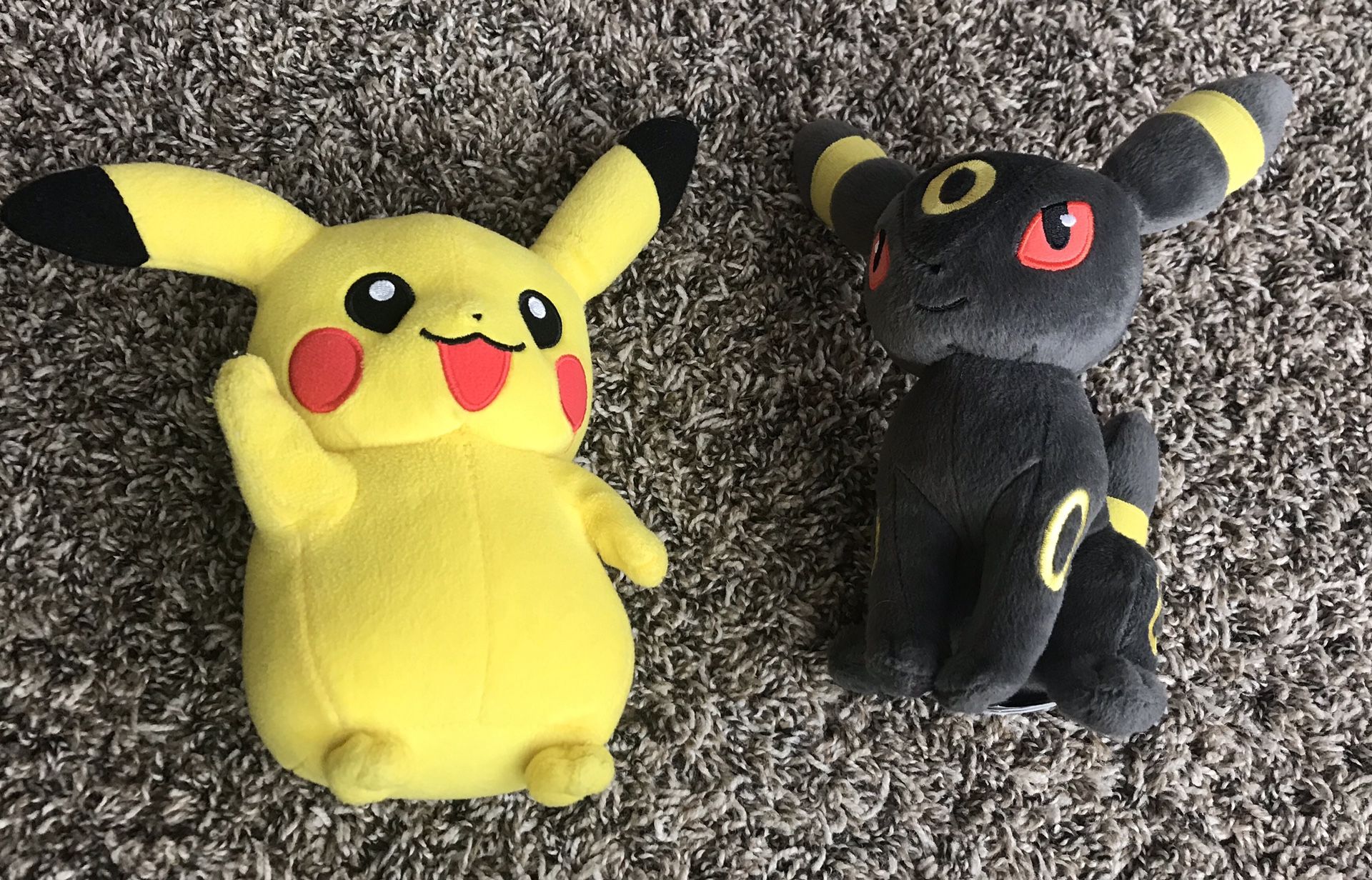 Pikachu and Umbreon Pokèmon plushies