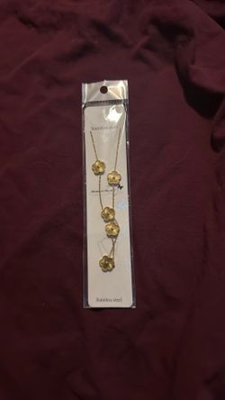 Flower necklace