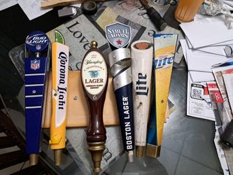 Kit handler beers ( for holding wall decorations)