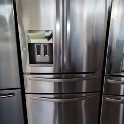 Wirlpool 4 Door Refrigerator Fully Reconditioned 3 Months Warranty Delivery Comes With The Price For More Info Feel Free To Call 512-379-91-28