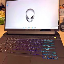 Alienware Gaming laptop 300hz i7 10870h Rtx 3070 16gb ram 512gb ssd
