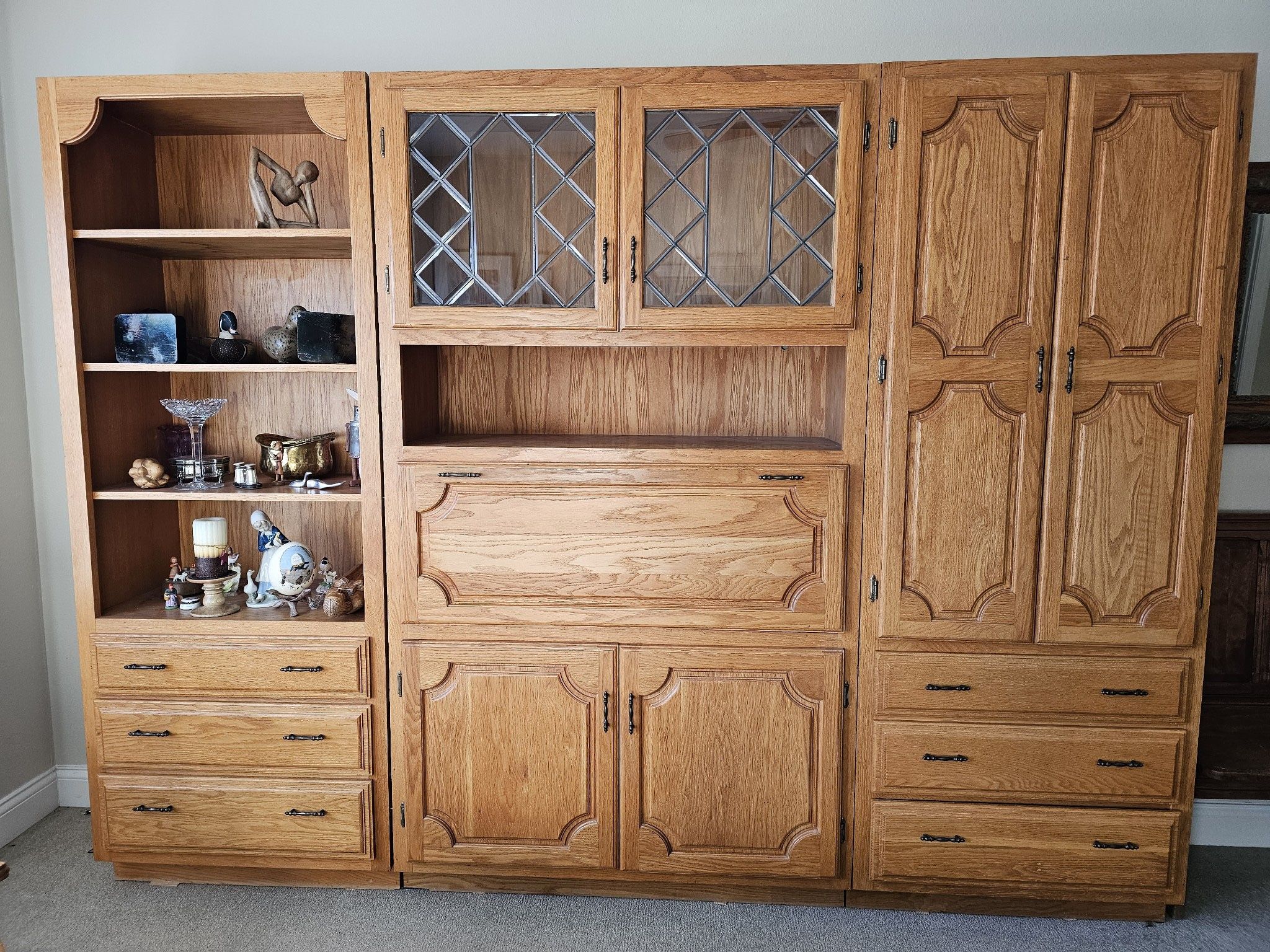 Custom Amish Natural Finish Solid Oak Wall Unit With Leaded Glass Doors