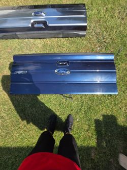 2012 Blue F150 Tailgate with backup camera
