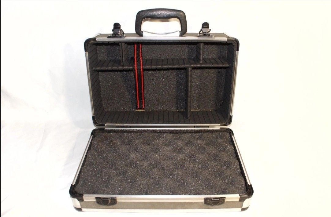 Vintage 16" Medium Hard Aluminum Camera Case Photography Photographers Travel