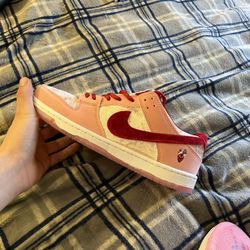 Strange Love Sb Dunks 