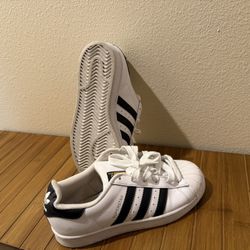 Adidas Superstar -New Just Worn Once Size 5.5Women