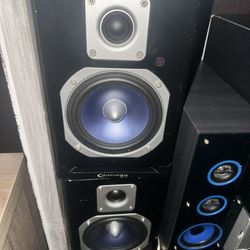 4 Technical Pro Speakers And 2 Blue Ring Towers