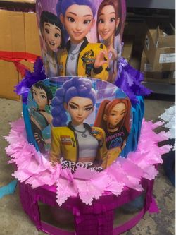K-pop demon hunters girls pastel piñata