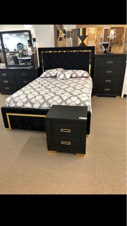 New queen bedroom set